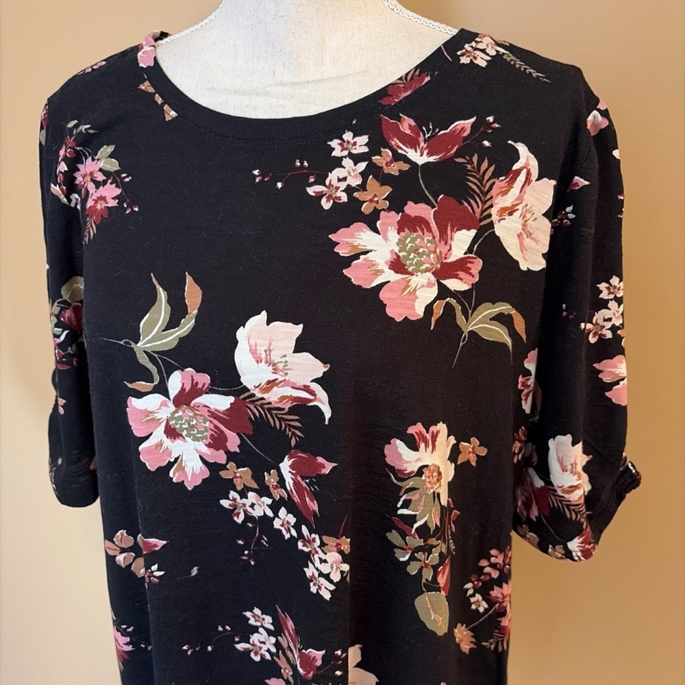 Maurices Black Floral Short Puff Sleeve Tee XXL - Picture 2 of 6